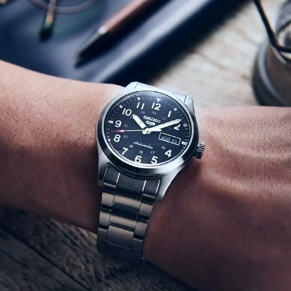 SEIKO 5 Sports SKX Series Mid-Size - Unisex