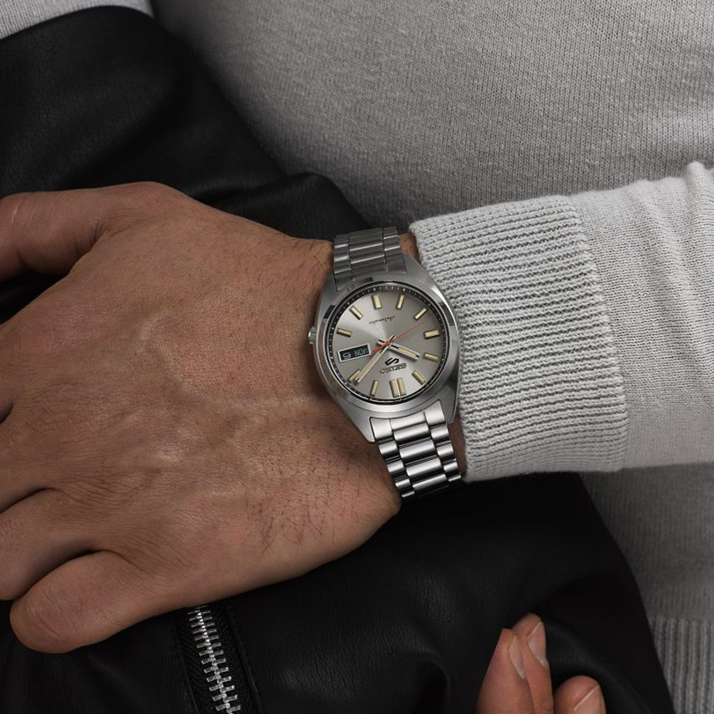 SEIKO 5 Sports SNXS "Beige Chinos" - Uomo